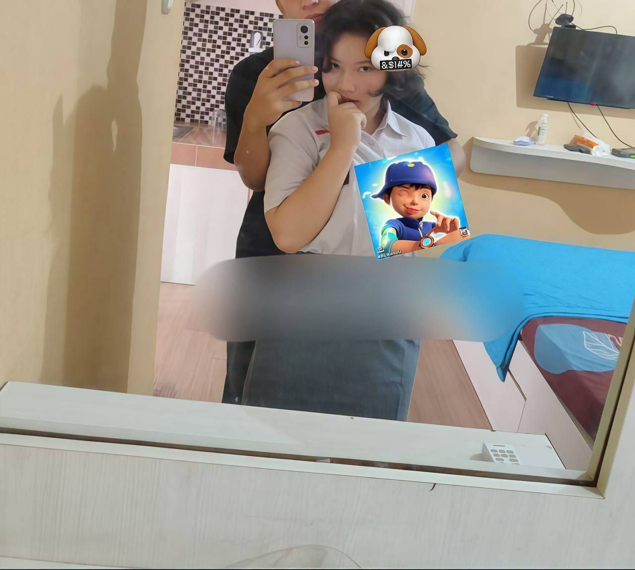 Vera esemah memang hobi ngecas  